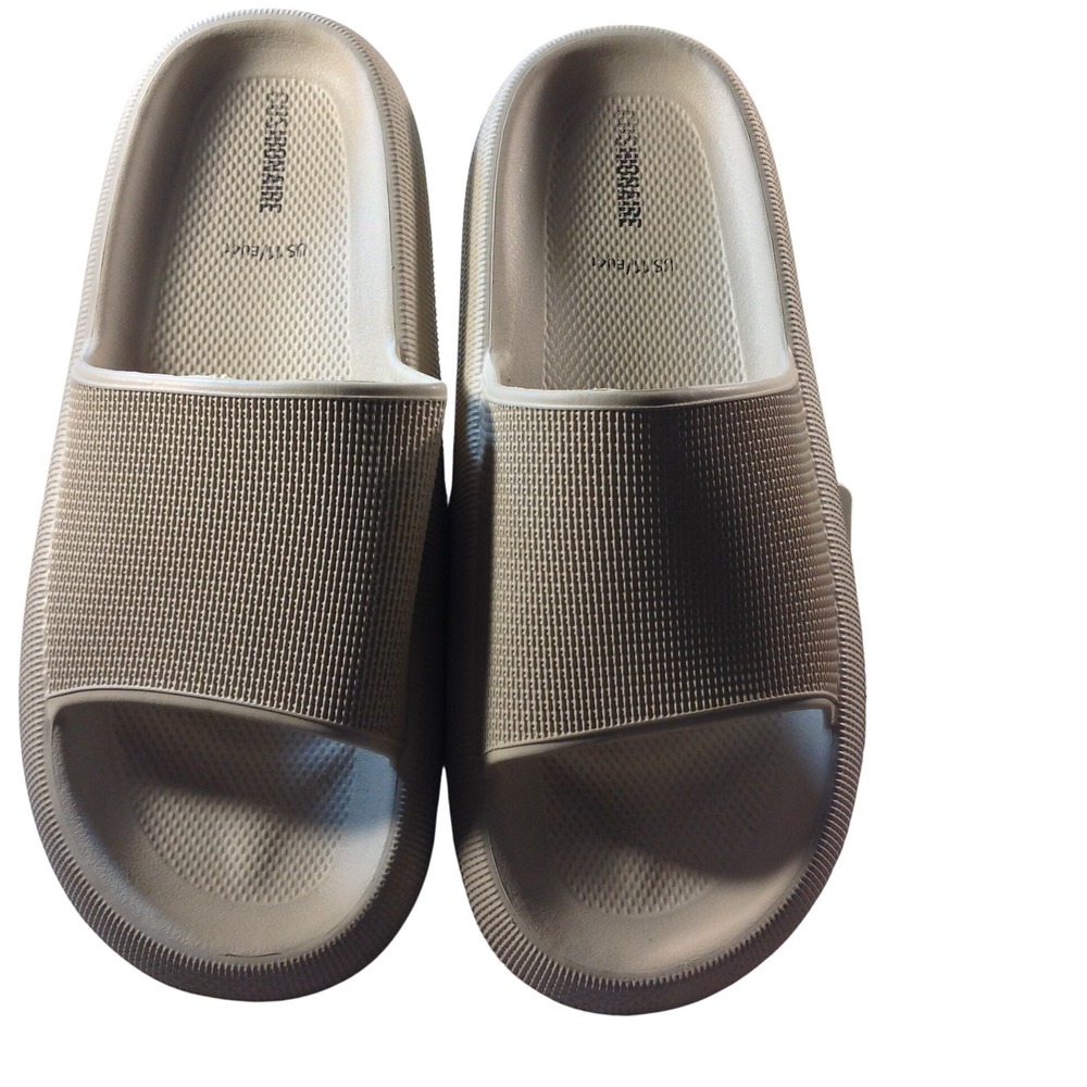 Cushionaire Feather Cloud Slide Men's Size 11 Tan Sandals Asking price: $25